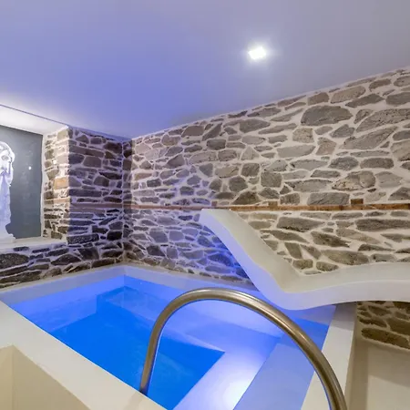 Villa Pomegranate *