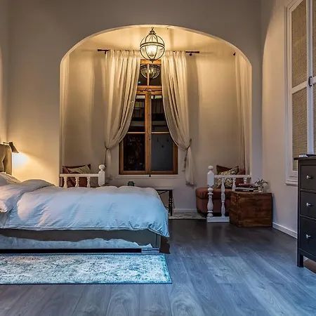 Pomegranate كافالا